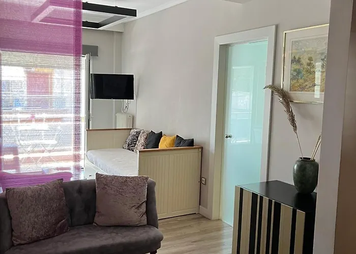 Chic & Cozy Apartment